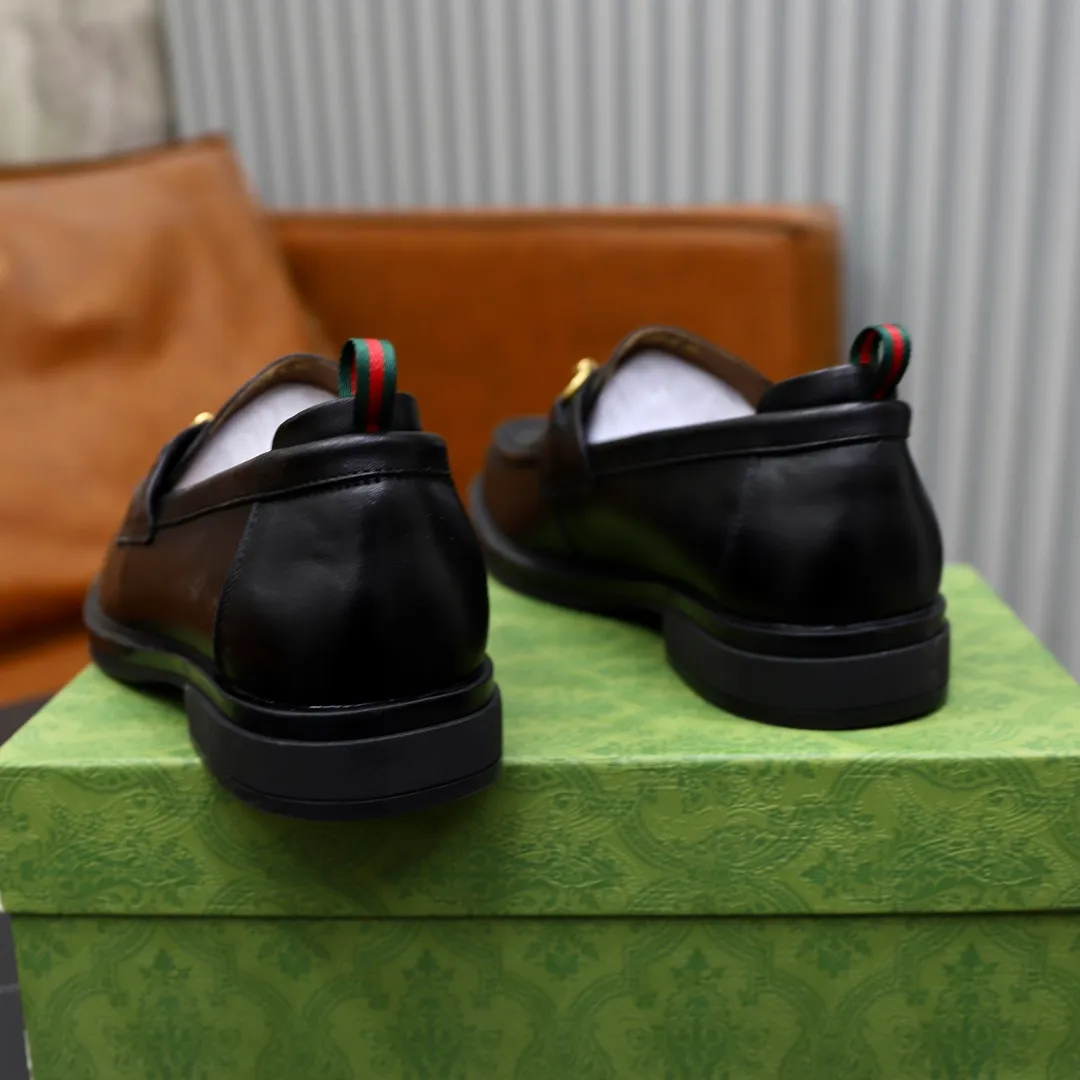 Men's shoes: 250🙅‍♂️🙅‍♂️🙅‍♂️Niuli Brand: GUCCI Size: 38-44 (45 can be customized) Level: Counter classic Material: Original soft cowhide upper Comfortable cowhide lining Original lightweight outsole Style category: Business casual footwear Driving leather shoes Color: Actual picture color